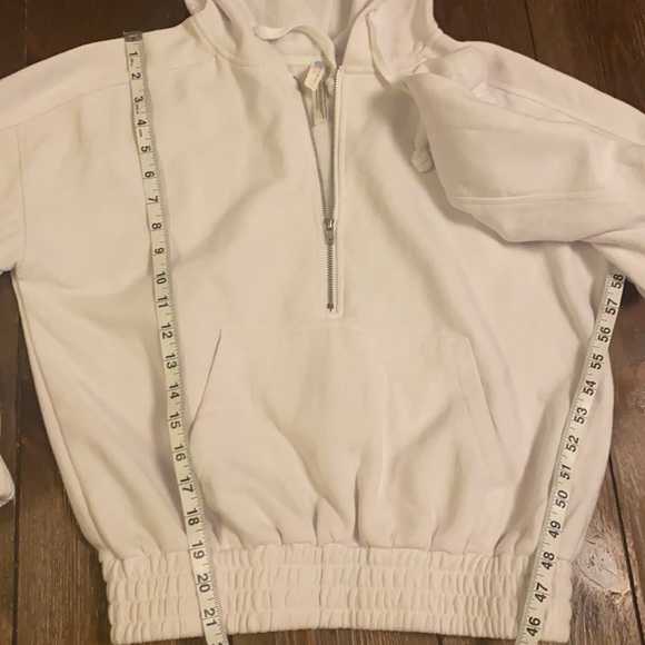 SOLD Free People White Cropped Hoodie - Picture 5 of 5